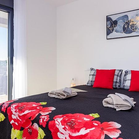 Apartment M****, New City Apartment + Parking Pula Exterior photo