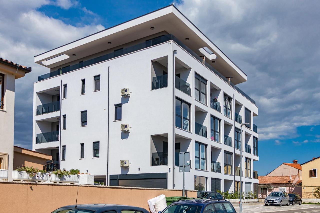Apartment M****, New City Apartment + Parking Pula Exterior photo