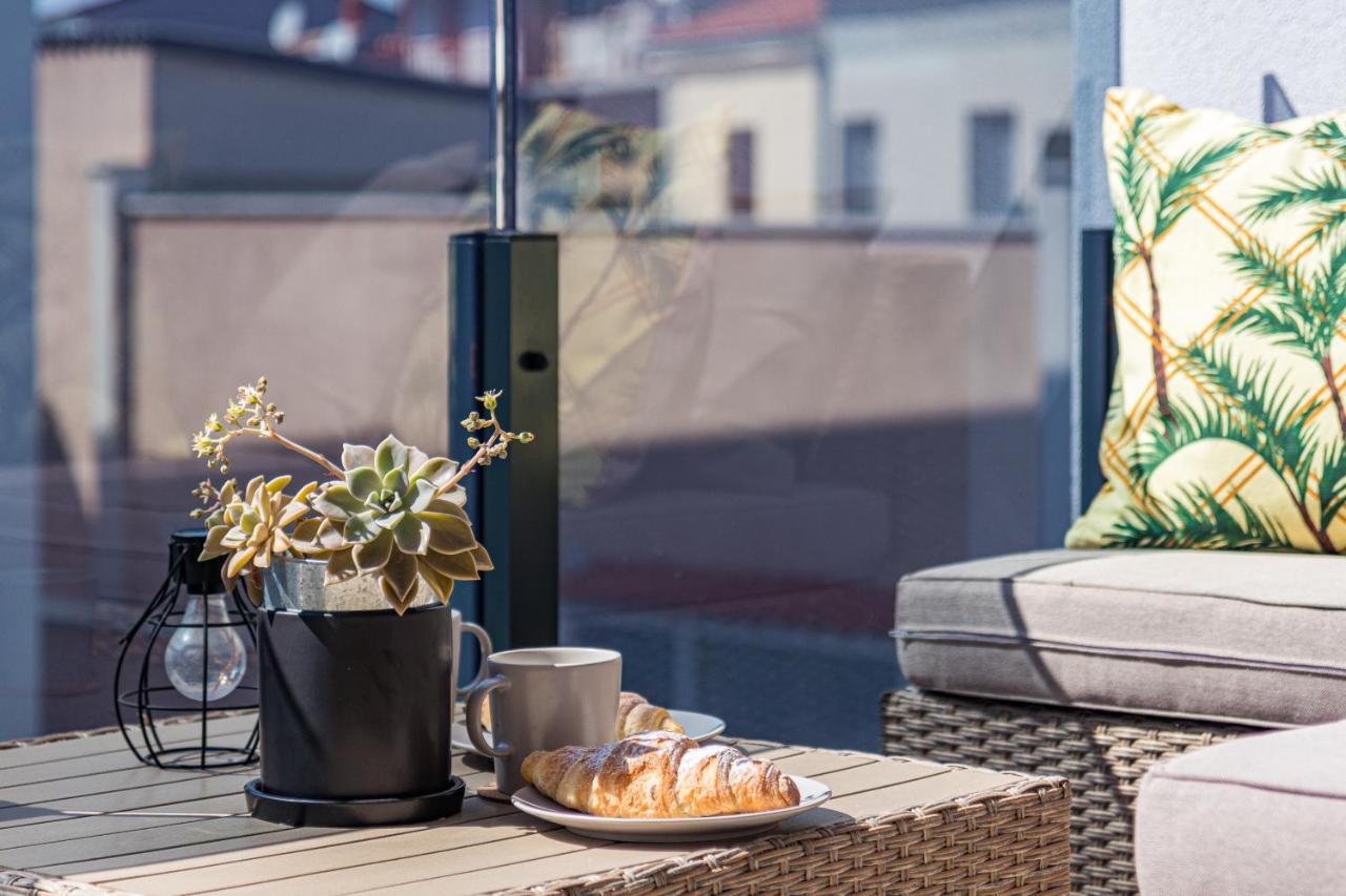 Apartment M****, New City Apartment + Parking Pula Exterior photo