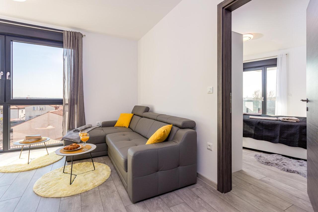 Apartment M****, New City Apartment + Parking Pula Exterior photo